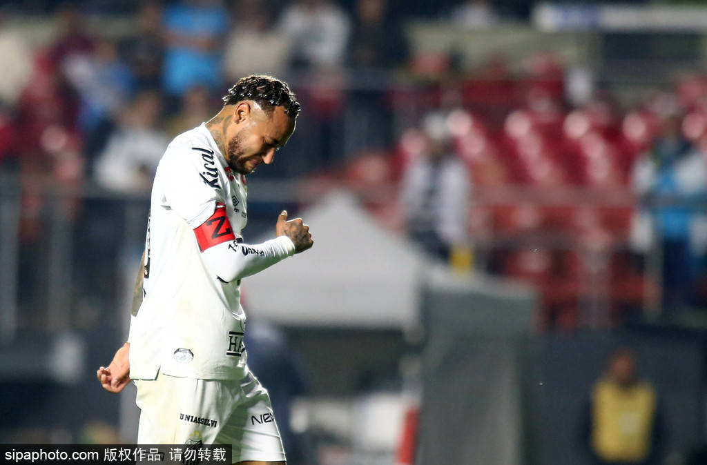 最后时刻胜出引发热议！，内马尔在利物浦比赛中爆冷引发球迷热议的简单介绍