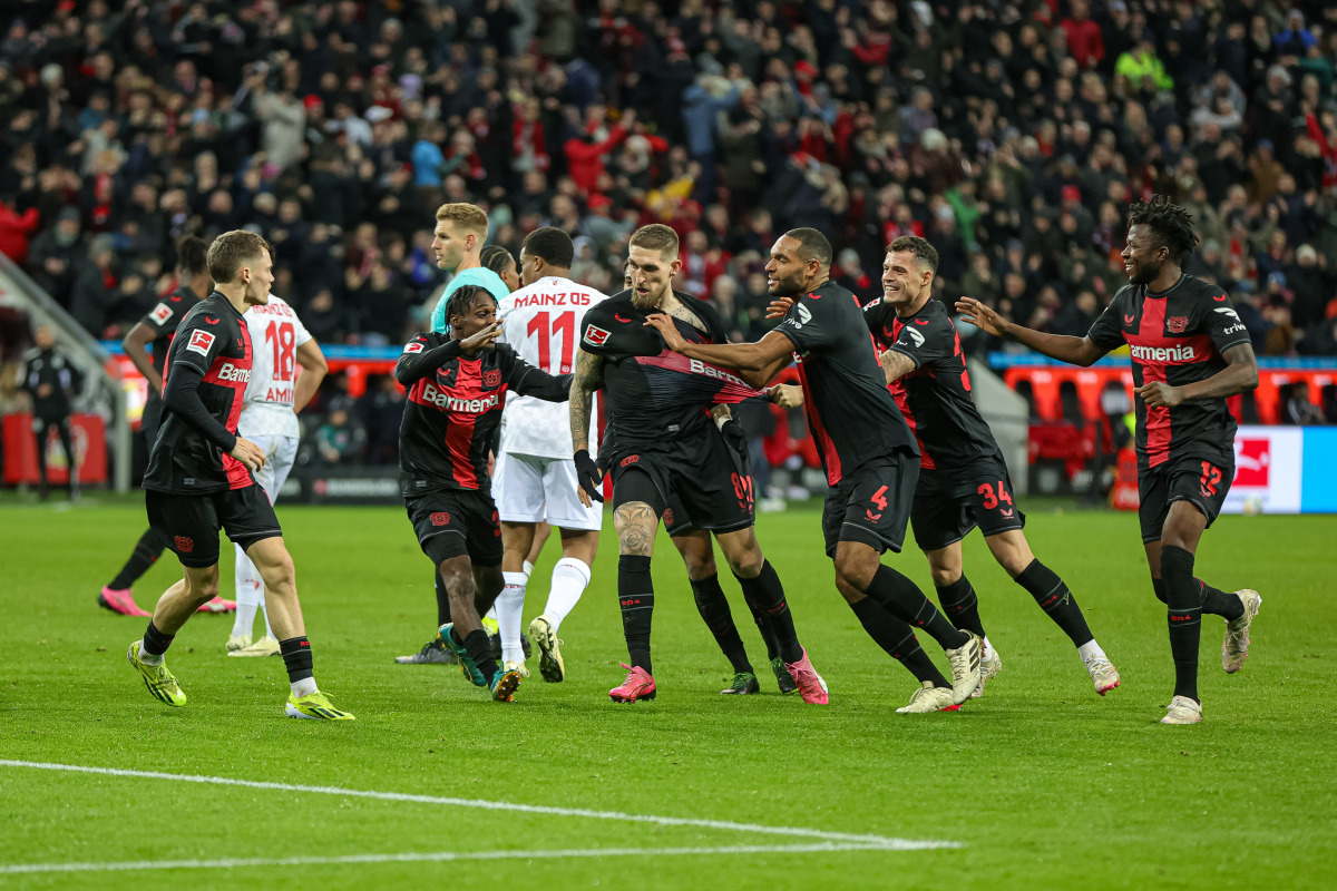 包含赛地聚焦：欧联加时末段热度飙升；勒沃库森主帅复盘；引发热议；临场指挥获称赞的词条-开云登录入口